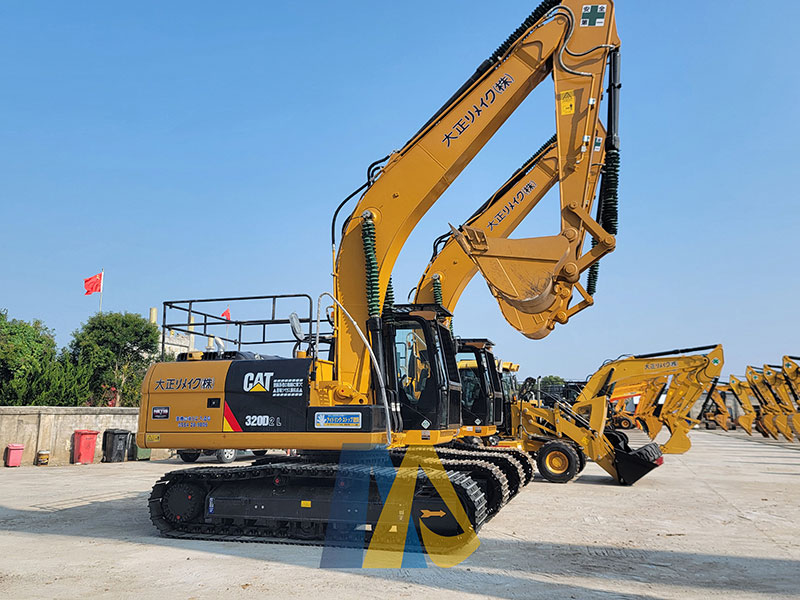 Caterpillar320D2L-03