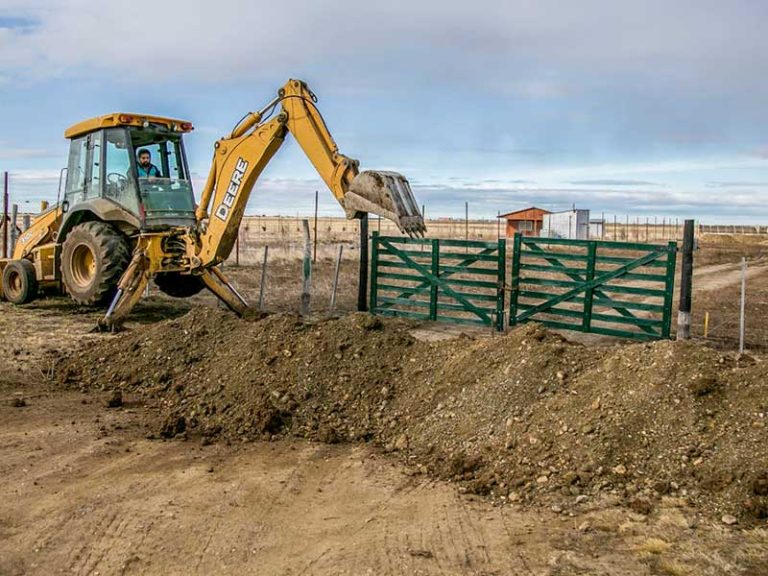 DEERE-Excavator-01