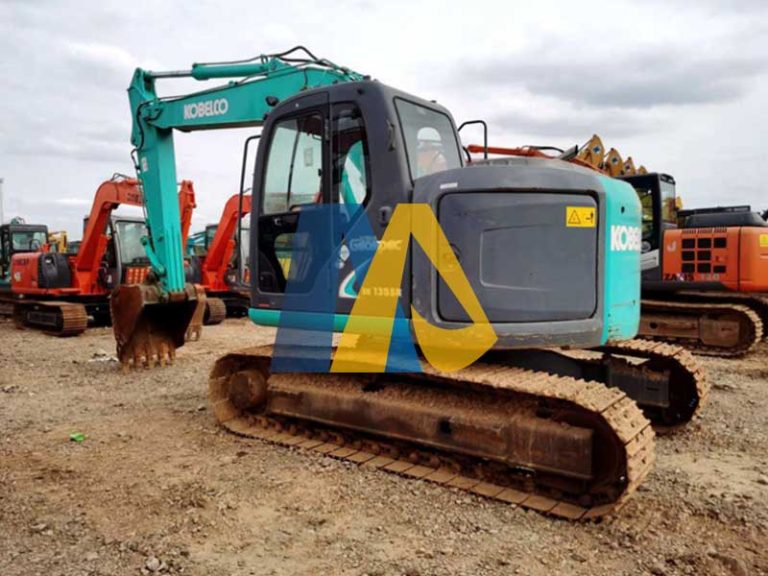 Kobelco SK135SR Excavator-1