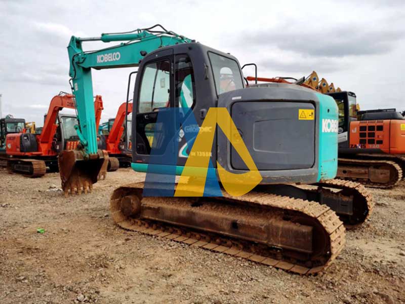 Kobelco SK135SR Excavator-1