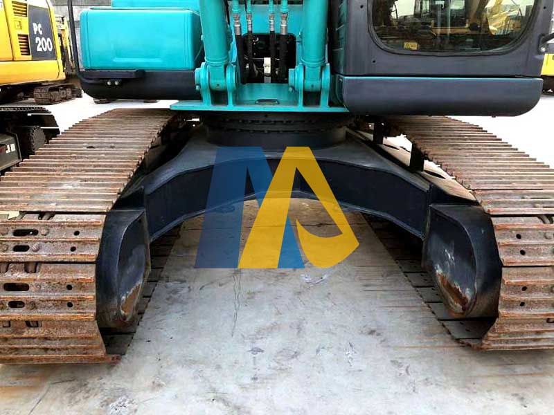Kobelco SK200 Excavator-3
