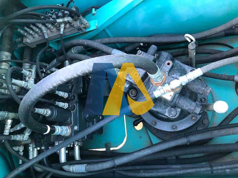 Kobelco SK200 Excavator-6