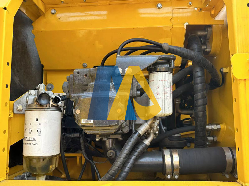 Used Medium Excavator Komatsu PC210LC-8