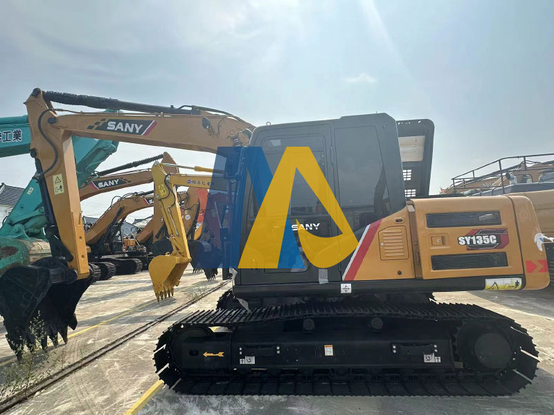 Used SANY SY135C Excavator-1