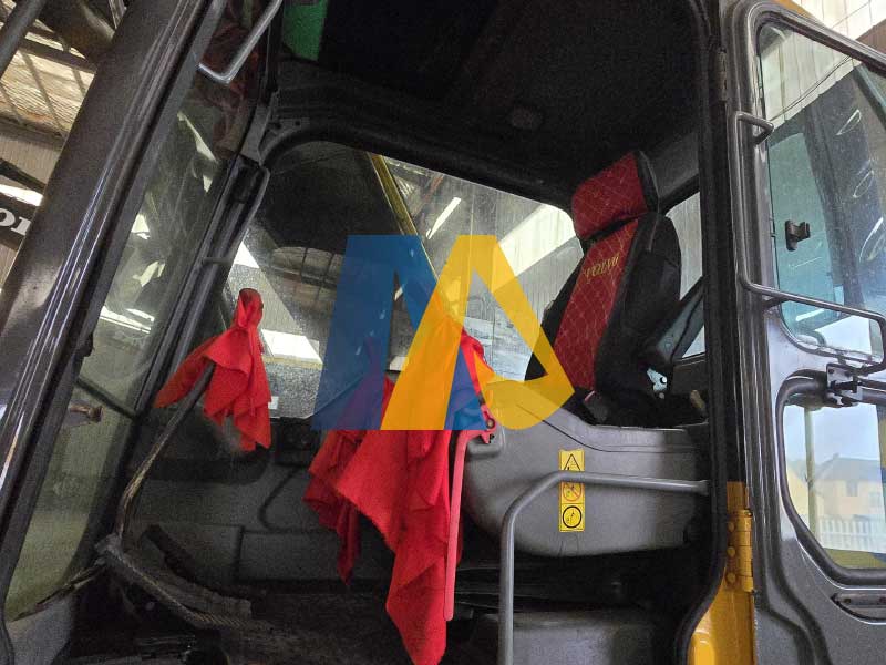 Used Volvo EC210DL Excavator-3