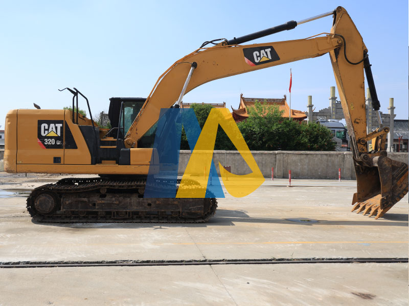 Caterpillar320GC-02