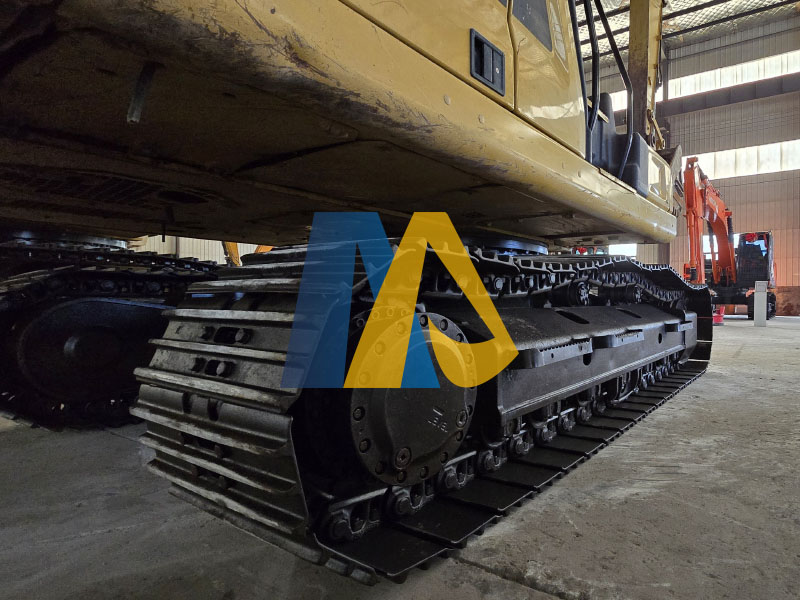 Caterpillar320GC-06