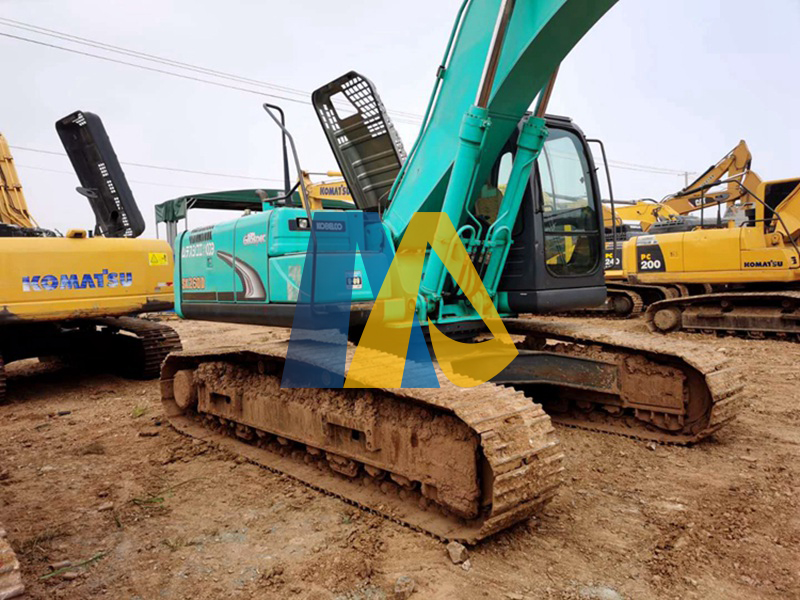 KobelcoSK260D-02