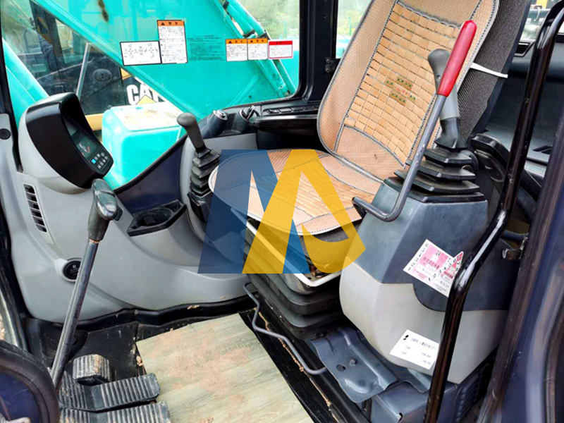KobelcoSK260D-05