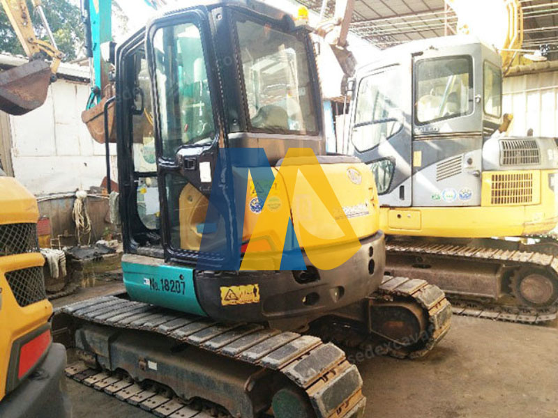 KubotaU40-02